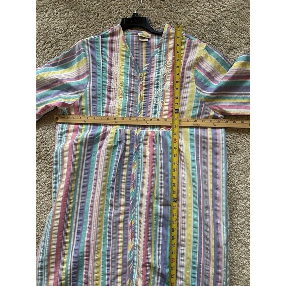 Collections Etc Pastel Striped Lounger with Full Zip Front and 3/4" Long Sleeves - Picture 12 of 13